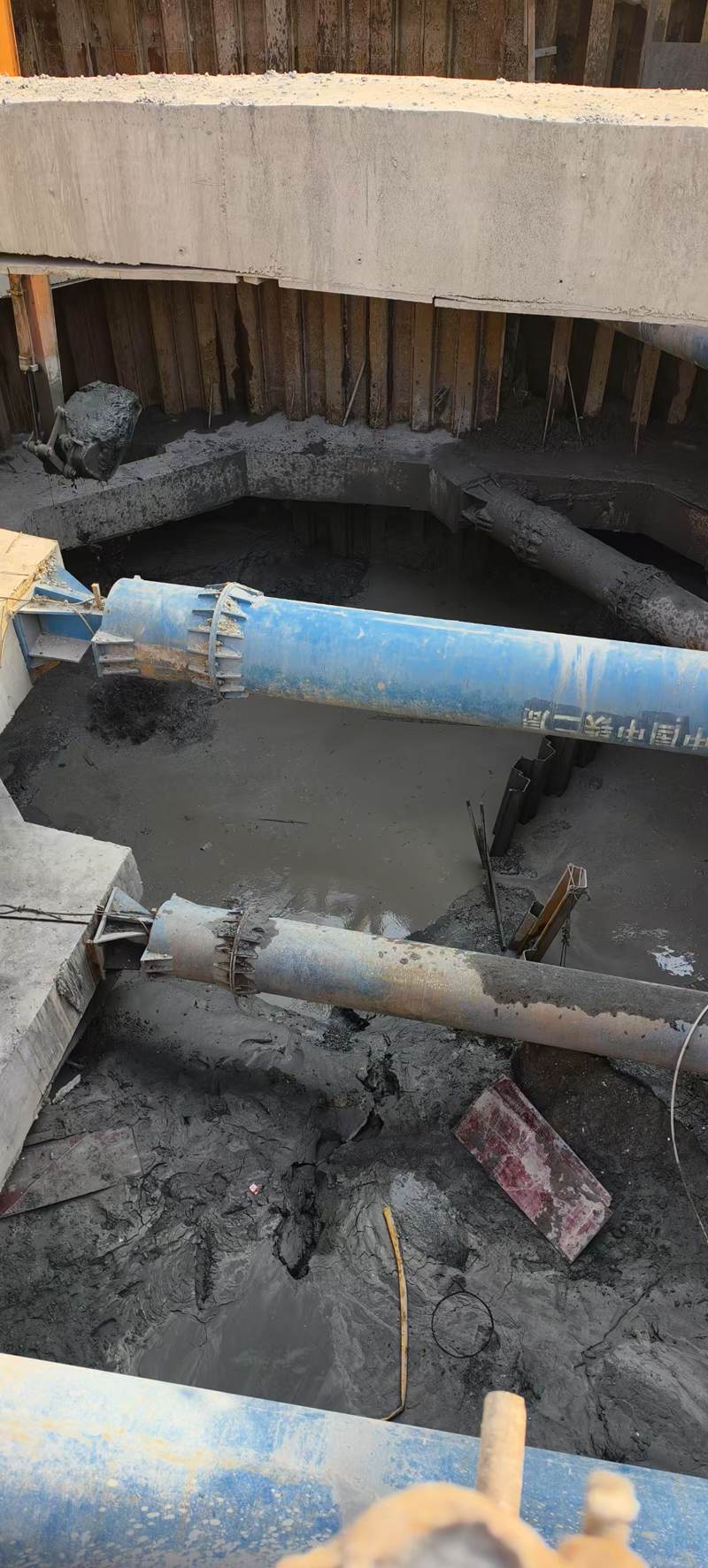 钢板桩堵漏.jpg